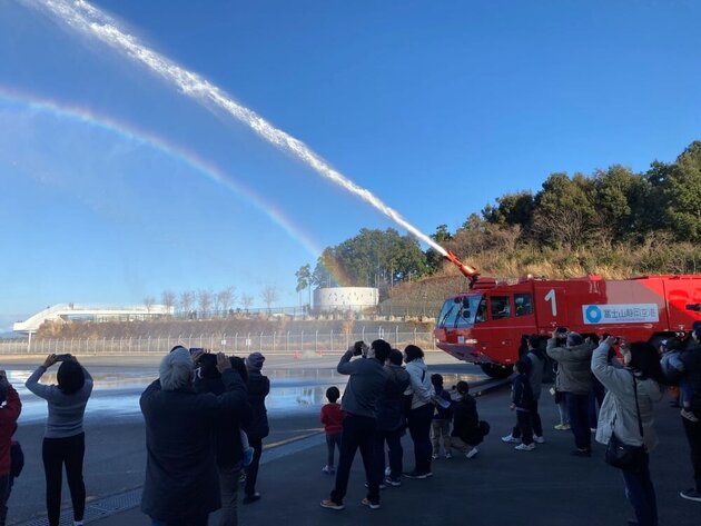 富士山遊覧飛行・静岡空港特別見学ときかんしゃトーマス号乗車 ２日間