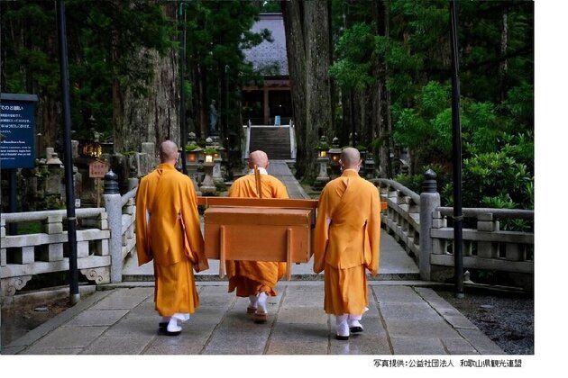 天空の聖地「高野山」<br />神聖な空気に満ちる3日間