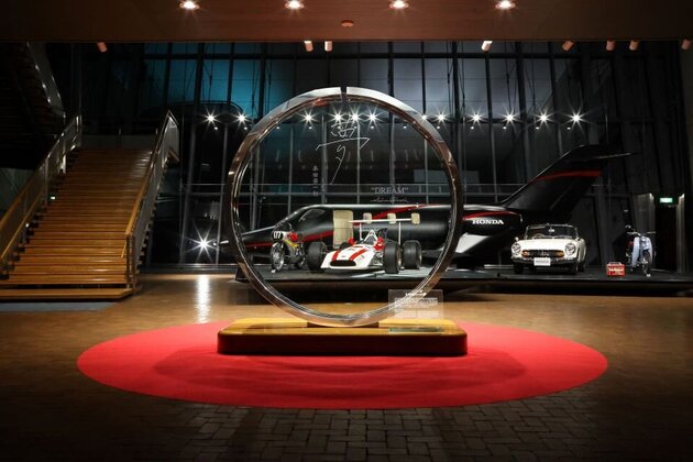 Honda Collection Hallと通常立ち入ることができないバックヤードを専門ガイドがご案内</br>「モビリティリゾートもてぎ」で過ごす日帰りバスツアー